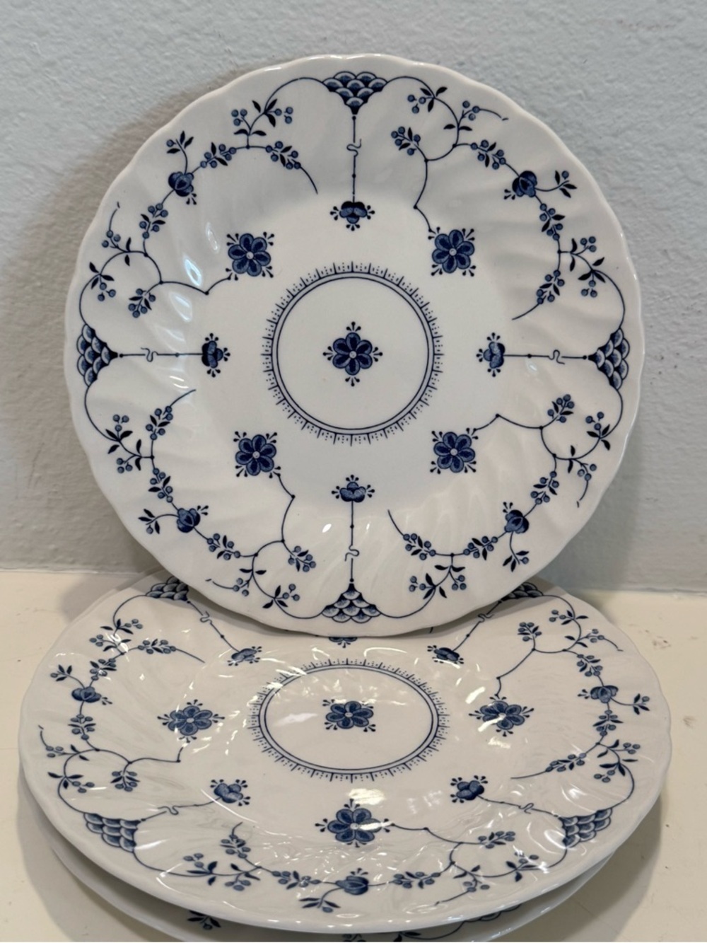 Vintage Churchill Fine China Finlandia White & Blue Floral 8in Plates- Set of 4 - Picture 3 of 11
